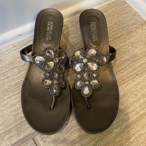 Size 5 Pewter / silver sandals